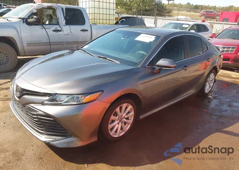2018 Toyota Camry Le из США, поврежденный, VIN 4T1B11HK5JU108234